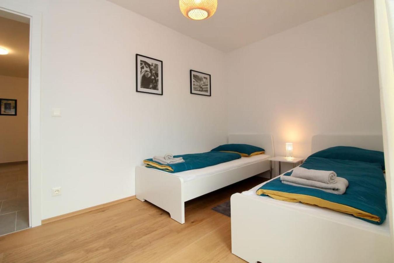Modern Balcony With Free Parking Wenen