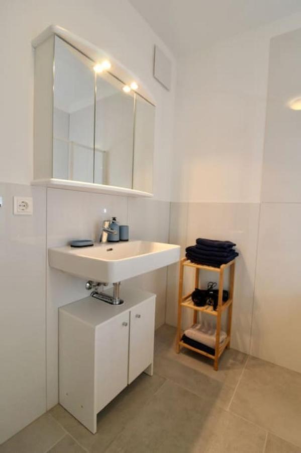Modern Balcony With Free Parking Appartement