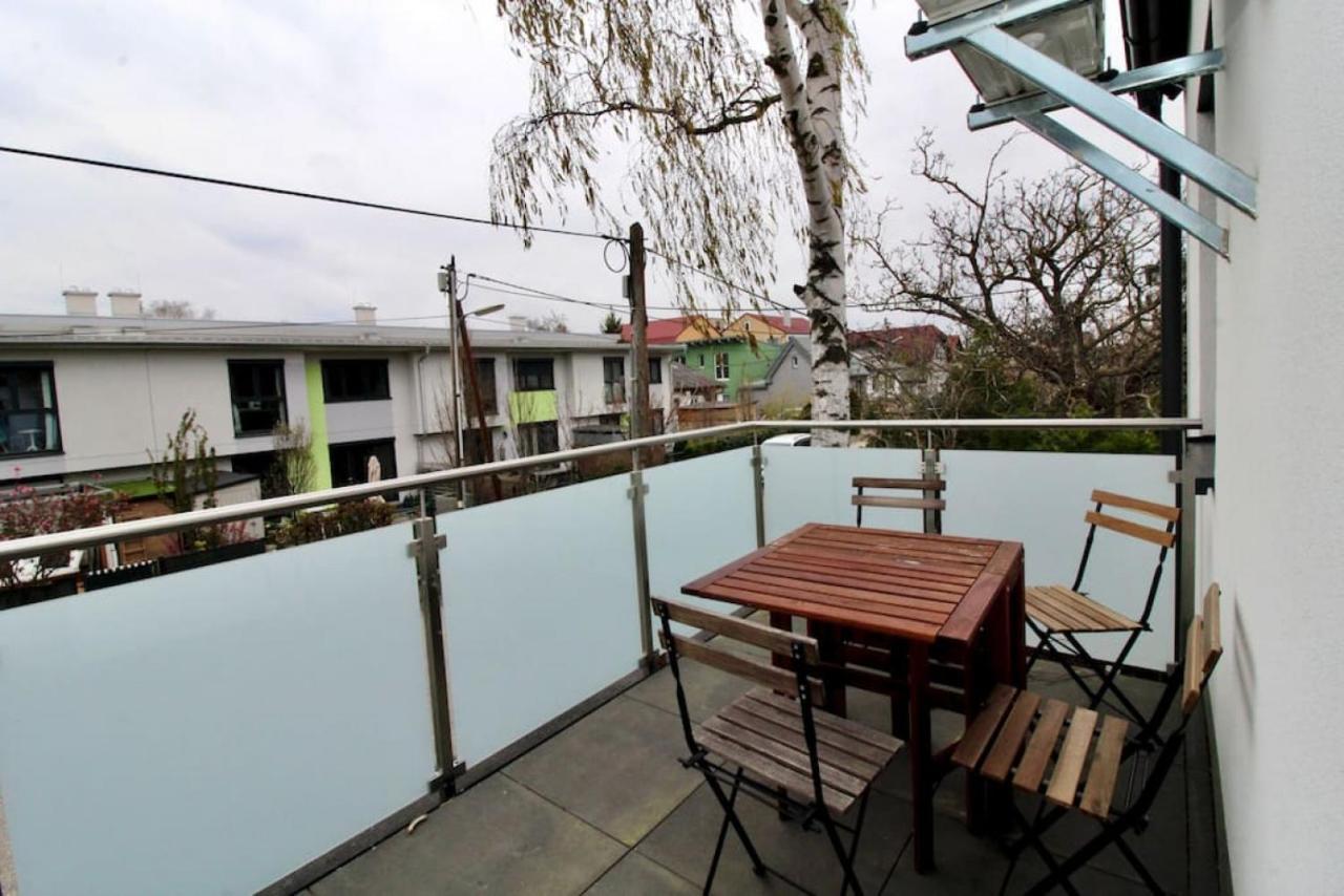 Modern Balcony With Free Parking * Wenen